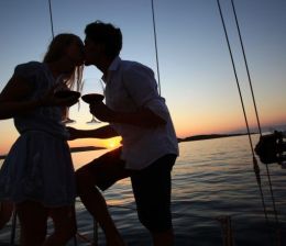 Romantic-sunset-on-a-superyacht-665x443
